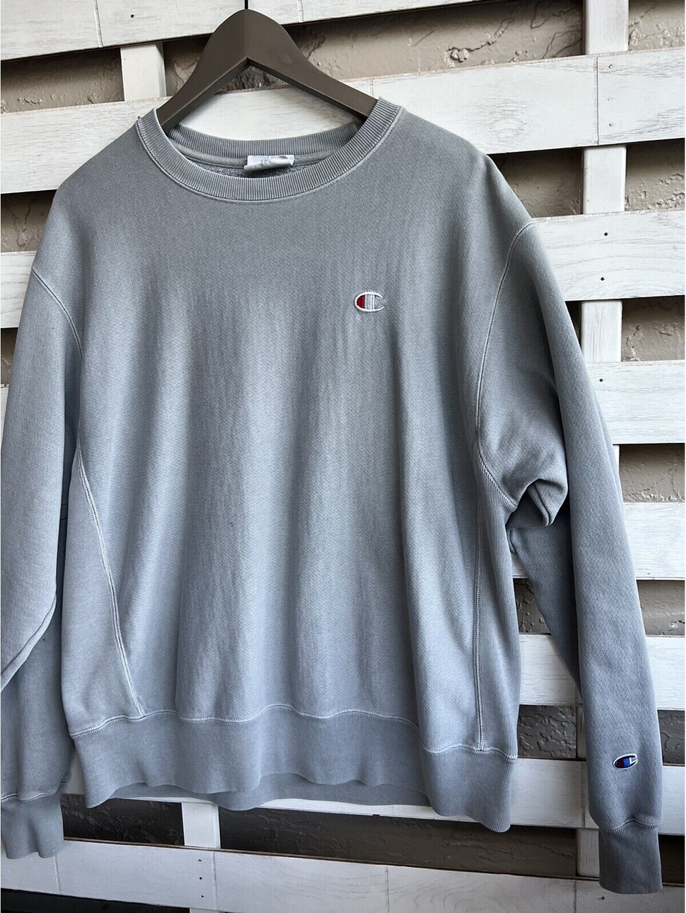 Champion Reverse Weave Stone Wash Blue Sweatshirt Long Sleeves Size L.